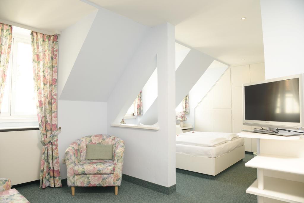 Hotel Till Eulenspiegel - Nichtrauchhotel - Garni Wurzburg Luaran gambar